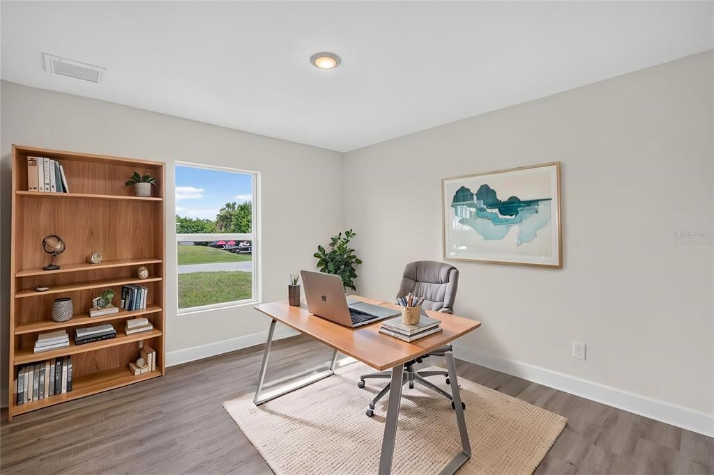 For Sale: $334,900 (3 beds, 3 baths, 1818 Square Feet)