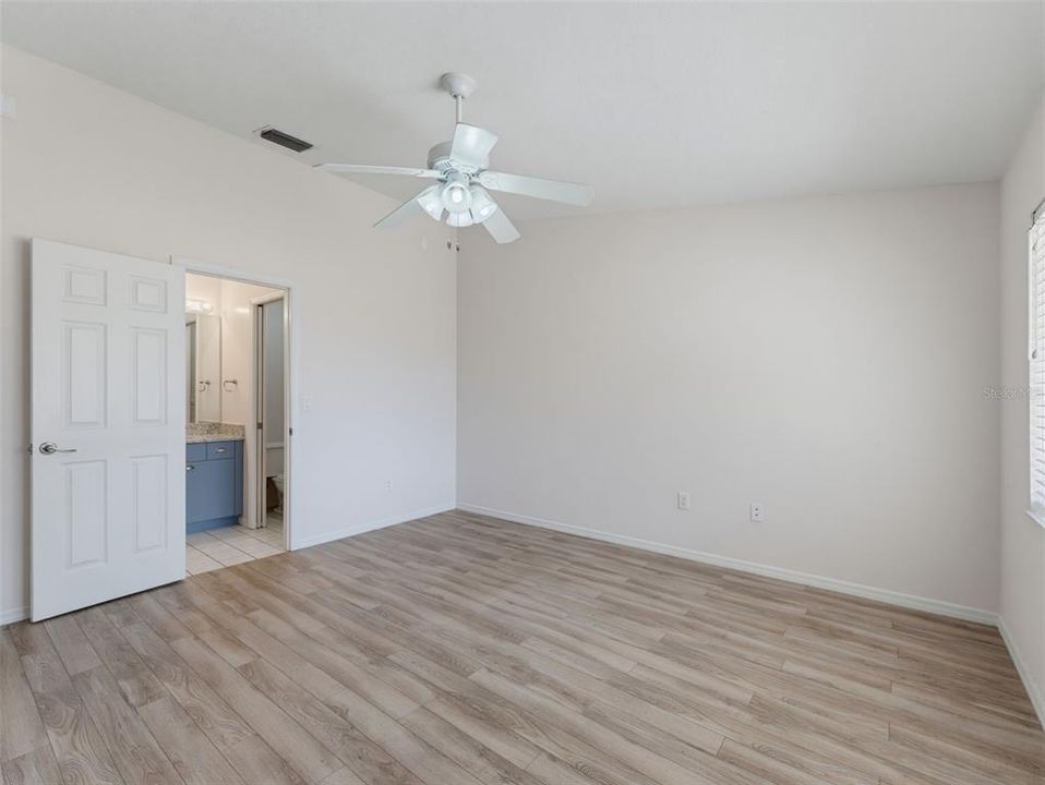 For Sale: $324,000 (2 beds, 2 baths, 1431 Square Feet)