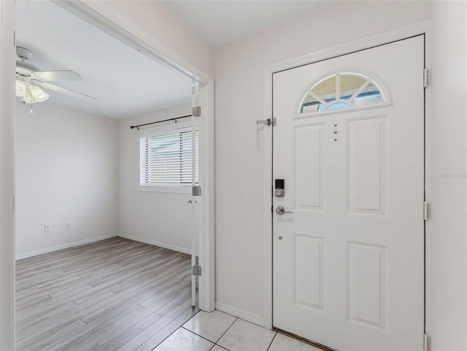 For Sale: $324,000 (2 beds, 2 baths, 1431 Square Feet)