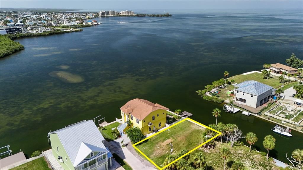 待售: $350,000 (0.16 acres)