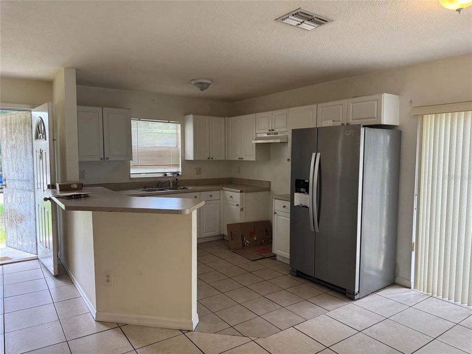 En Venta: $320,000 (3 camas, 2 baños, 1215 Pies cuadrados)