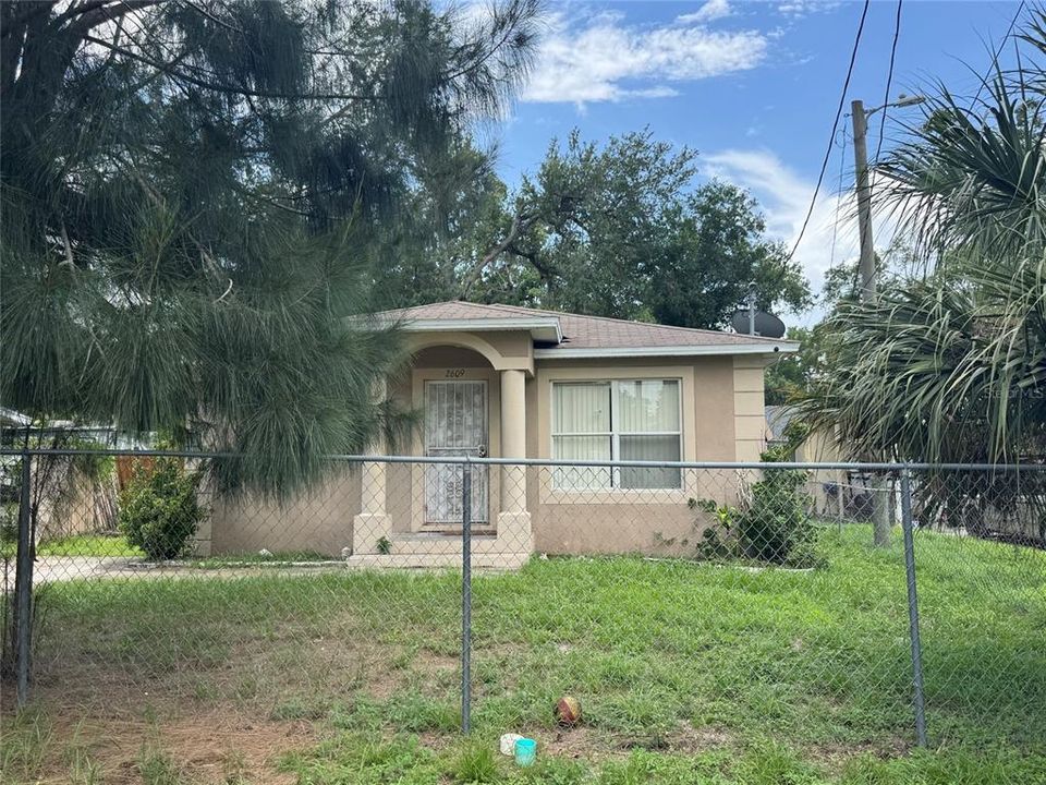 En Venta: $320,000 (3 camas, 2 baños, 1215 Pies cuadrados)