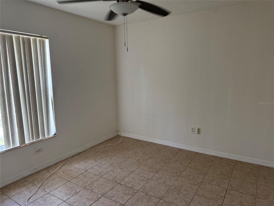 En Venta: $320,000 (3 camas, 2 baños, 1215 Pies cuadrados)