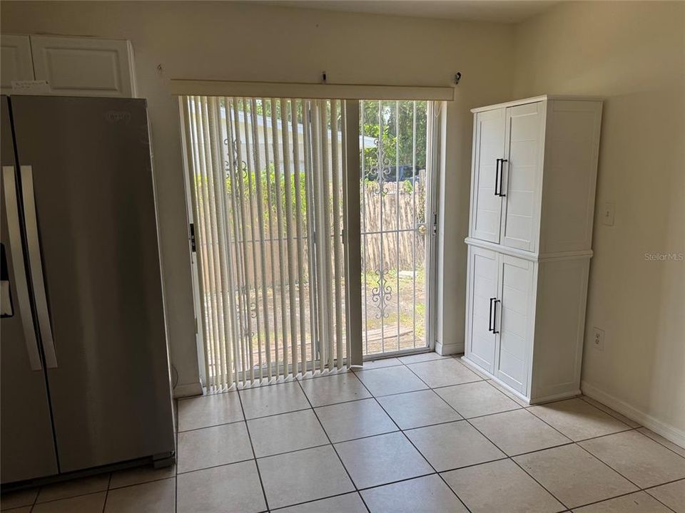 En Venta: $320,000 (3 camas, 2 baños, 1215 Pies cuadrados)