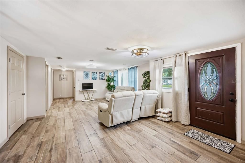 На продажу: $199,900 (3 спален, 1 ванн, 1116 Квадратных фут)