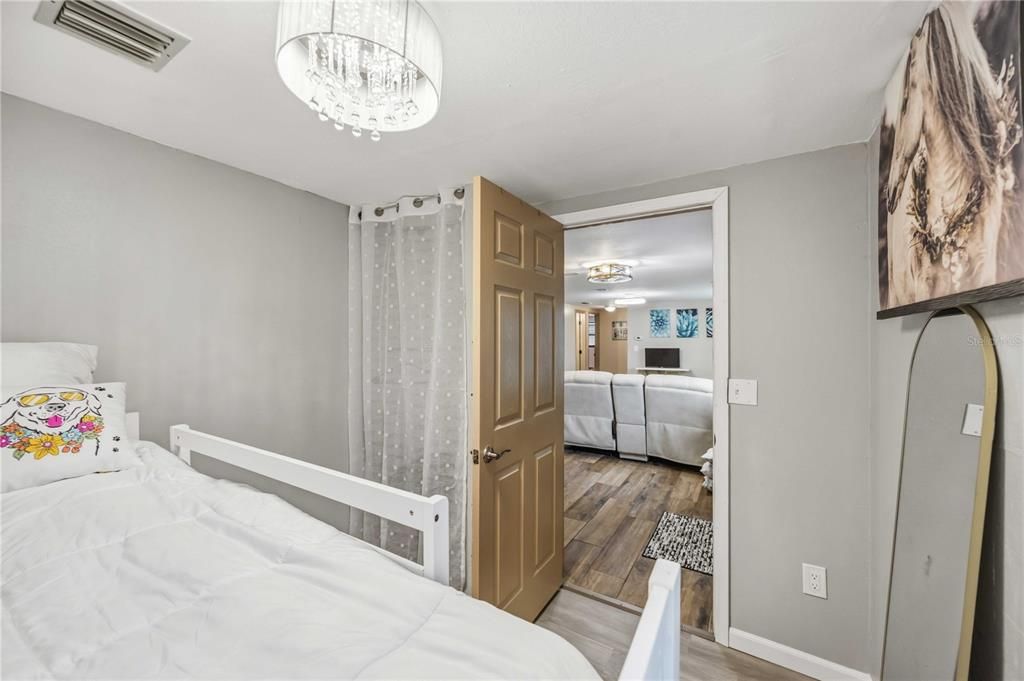 На продажу: $199,900 (3 спален, 1 ванн, 1116 Квадратных фут)