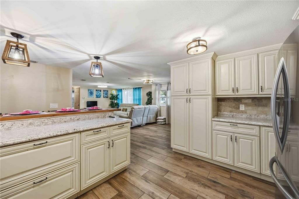 На продажу: $199,900 (3 спален, 1 ванн, 1116 Квадратных фут)