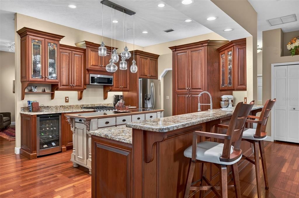 На продажу: $695,000 (4 спален, 3 ванн, 2701 Квадратных фут)