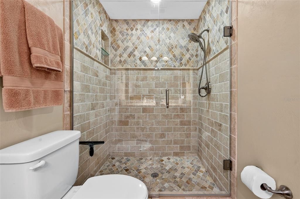 На продажу: $695,000 (4 спален, 3 ванн, 2701 Квадратных фут)