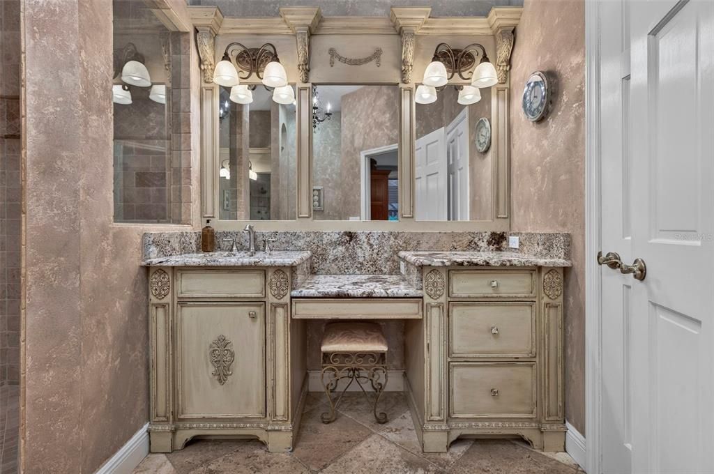На продажу: $695,000 (4 спален, 3 ванн, 2701 Квадратных фут)