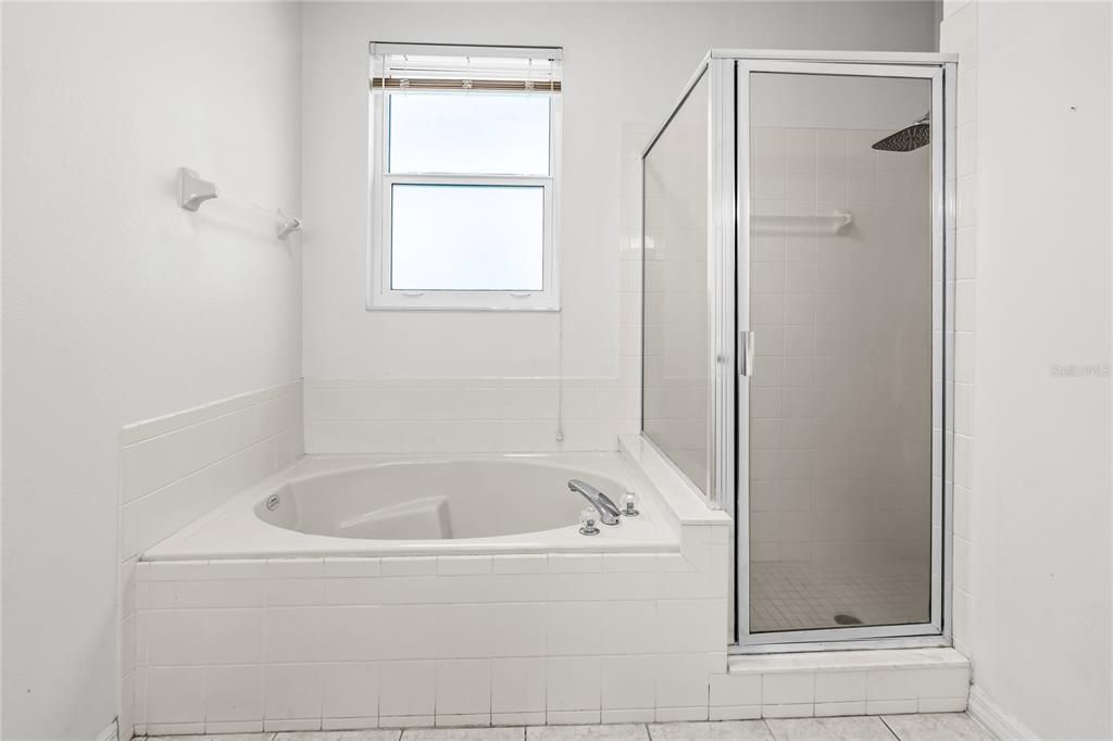 For Sale: $529,000 (4 beds, 2 baths, 2544 Square Feet)