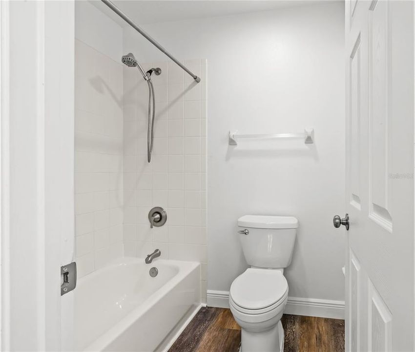 For Sale: $529,000 (4 beds, 2 baths, 2544 Square Feet)