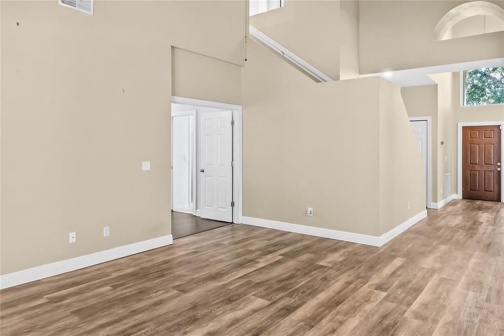 For Sale: $529,000 (4 beds, 2 baths, 2544 Square Feet)