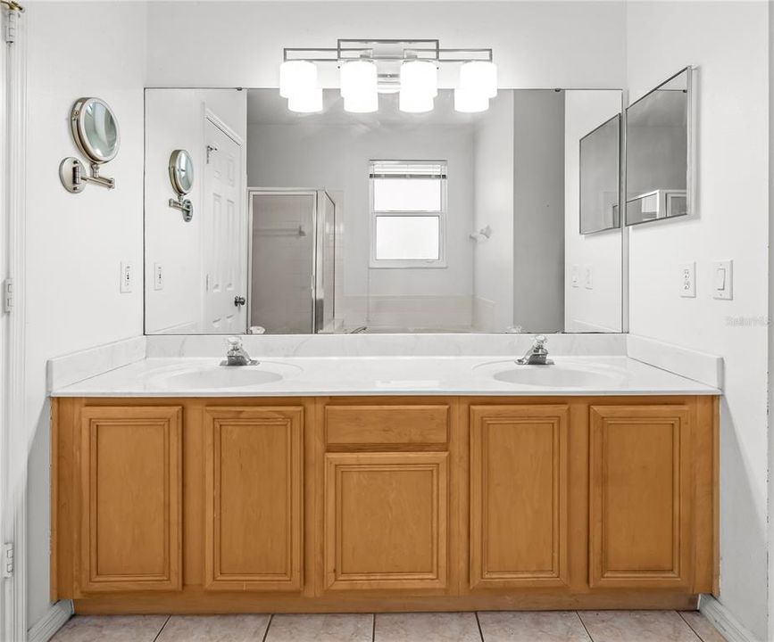 For Sale: $529,000 (4 beds, 2 baths, 2544 Square Feet)