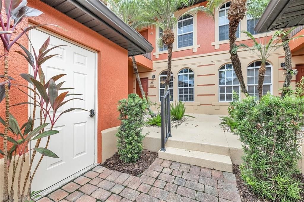 For Sale: $359,000 (3 beds, 2 baths, 1596 Square Feet)