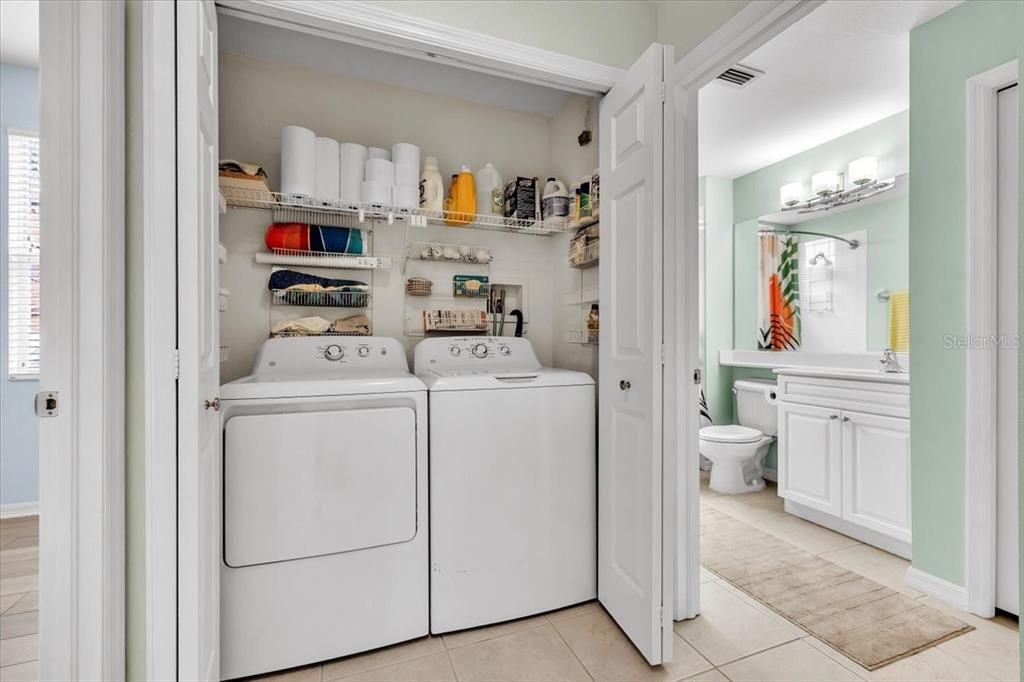 For Sale: $359,000 (3 beds, 2 baths, 1596 Square Feet)