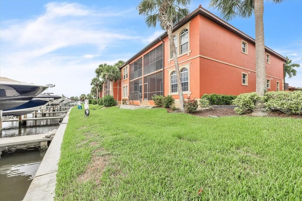 For Sale: $359,000 (3 beds, 2 baths, 1596 Square Feet)