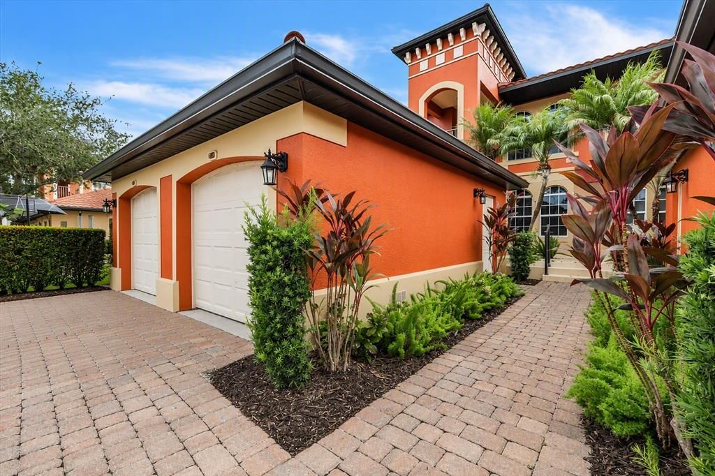 For Sale: $359,000 (3 beds, 2 baths, 1596 Square Feet)