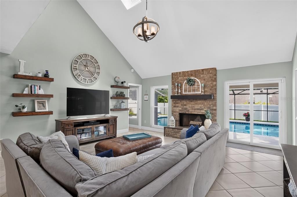 For Sale: $485,000 (3 beds, 2 baths, 1634 Square Feet)