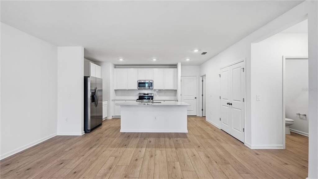 For Rent: $2,230 (3 beds, 2 baths, 1823 Square Feet)