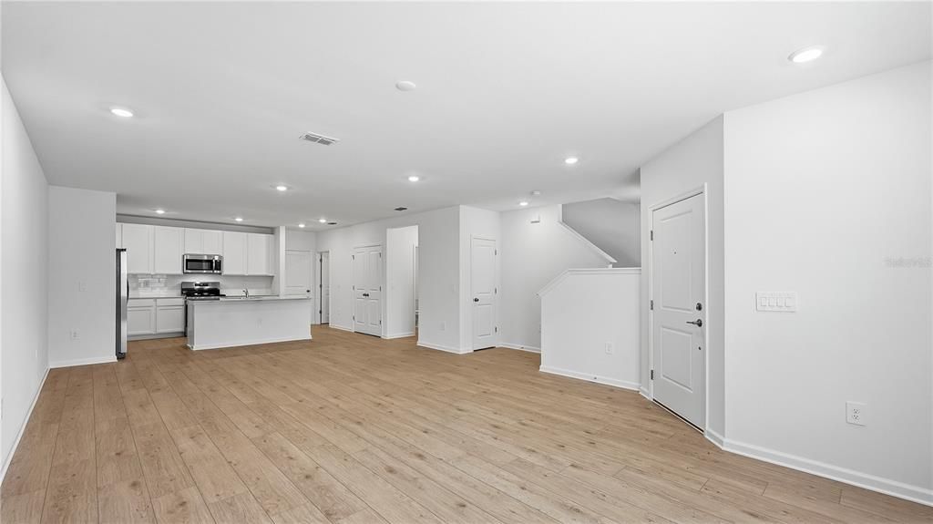 For Rent: $2,230 (3 beds, 2 baths, 1823 Square Feet)