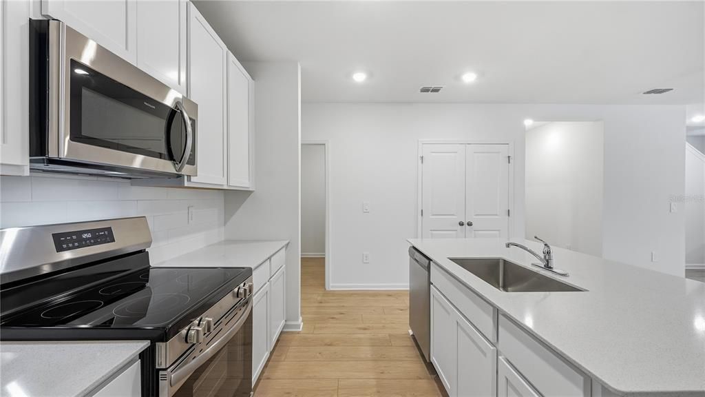 For Rent: $2,230 (3 beds, 2 baths, 1823 Square Feet)
