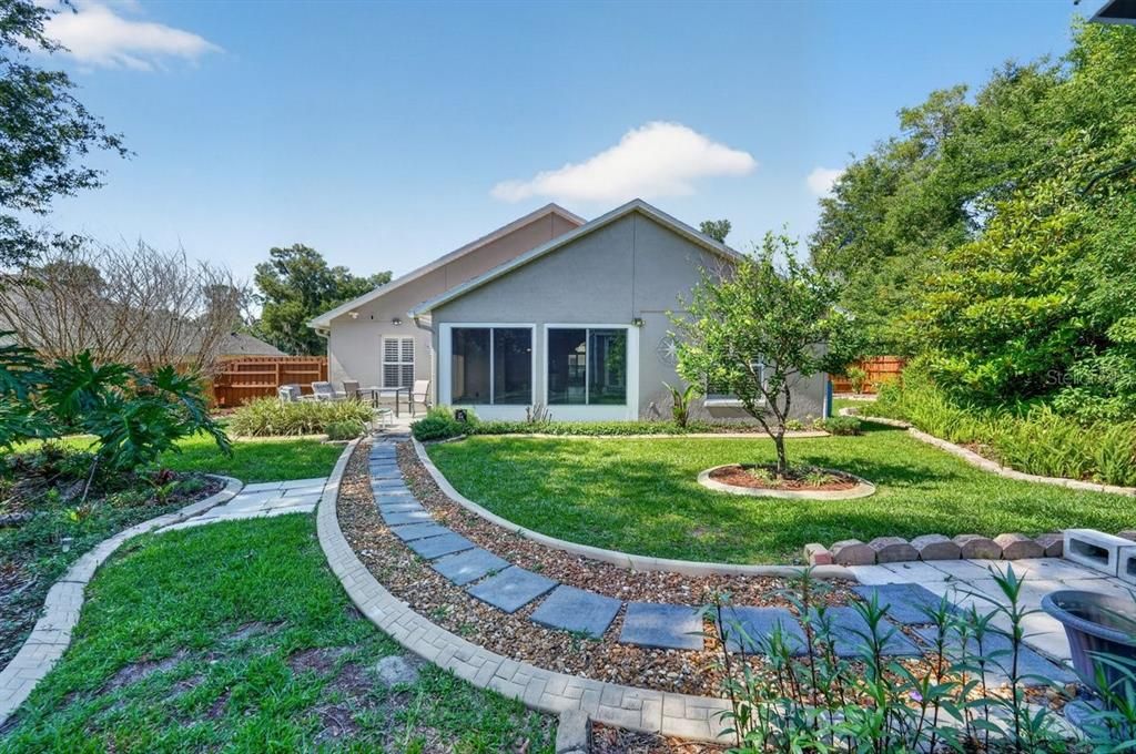 На продажу: $384,900 (3 спален, 2 ванн, 1585 Квадратных фут)