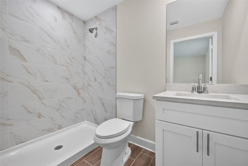 На продажу: $339,900 (3 спален, 3 ванн, 1818 Квадратных фут)