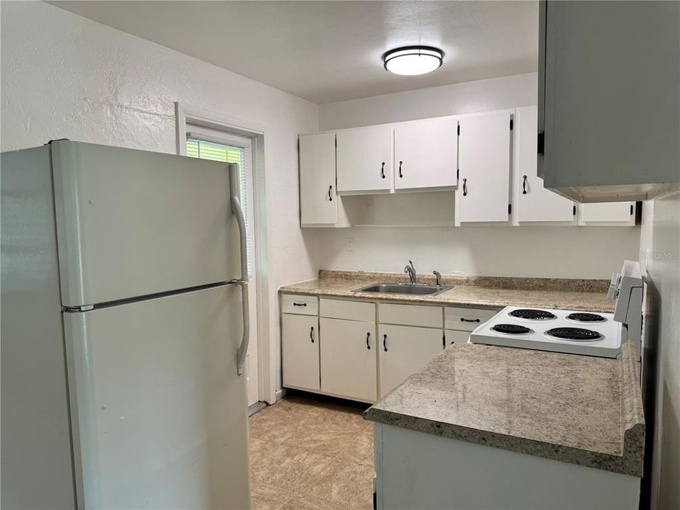For Sale: $169,900 (3 beds, 1 baths, 1152 Square Feet)
