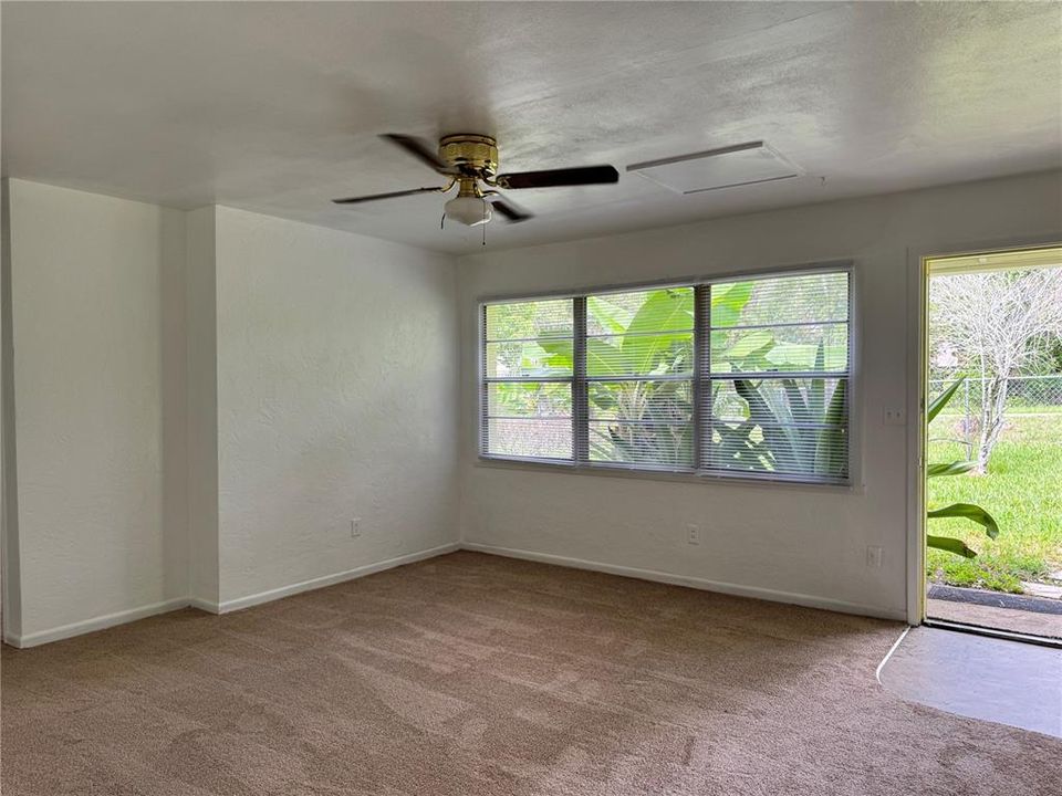 For Sale: $169,900 (3 beds, 1 baths, 1152 Square Feet)