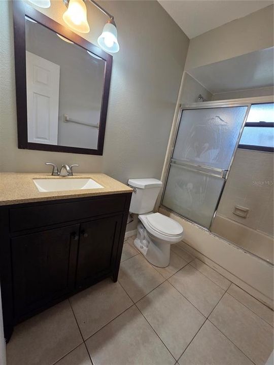 En Venta: $222,000 (2 camas, 2 baños, 930 Pies cuadrados)