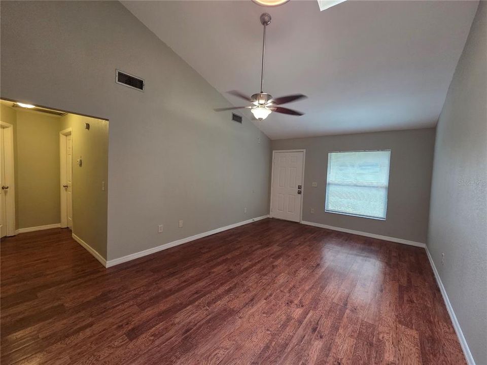 En Venta: $222,000 (2 camas, 2 baños, 930 Pies cuadrados)