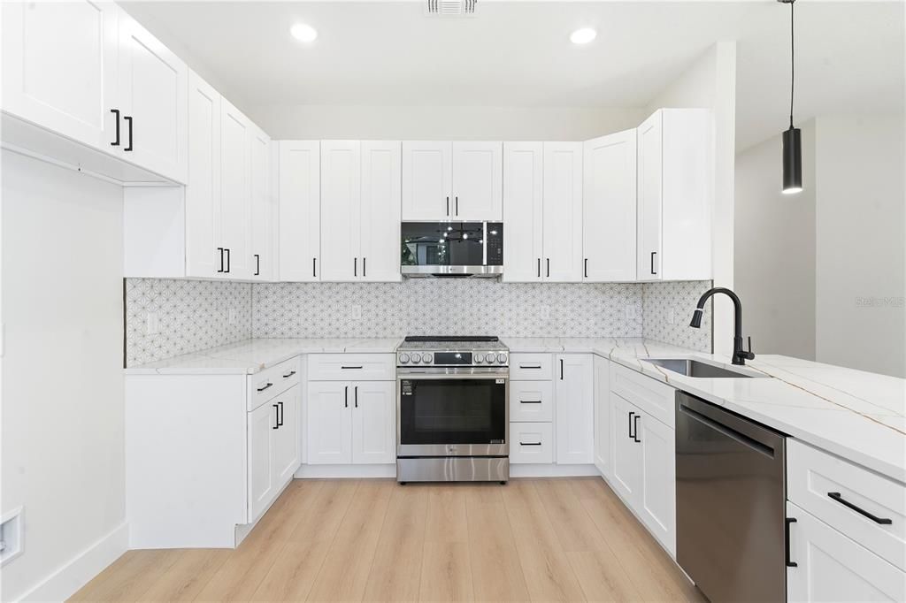 For Sale: $559,000 (3 beds, 2 baths, 1576 Square Feet)