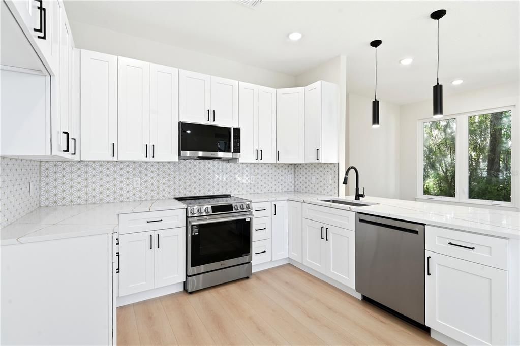 For Sale: $559,000 (3 beds, 2 baths, 1576 Square Feet)