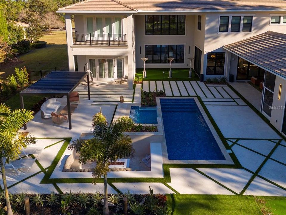 На продажу: $5,499,000 (6 спален, 7 ванн, 8479 Квадратных фут)