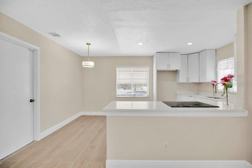 Activo con contrato: $280,000 (3 camas, 2 baños, 1020 Pies cuadrados)