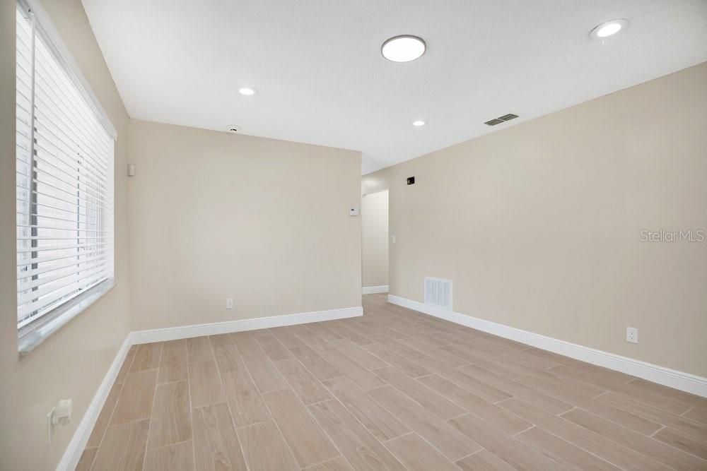 Activo con contrato: $280,000 (3 camas, 2 baños, 1020 Pies cuadrados)