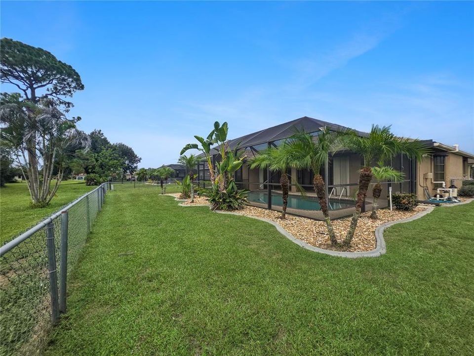 For Sale: $375,000 (3 beds, 2 baths, 2111 Square Feet)