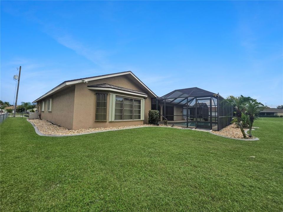 For Sale: $375,000 (3 beds, 2 baths, 2111 Square Feet)