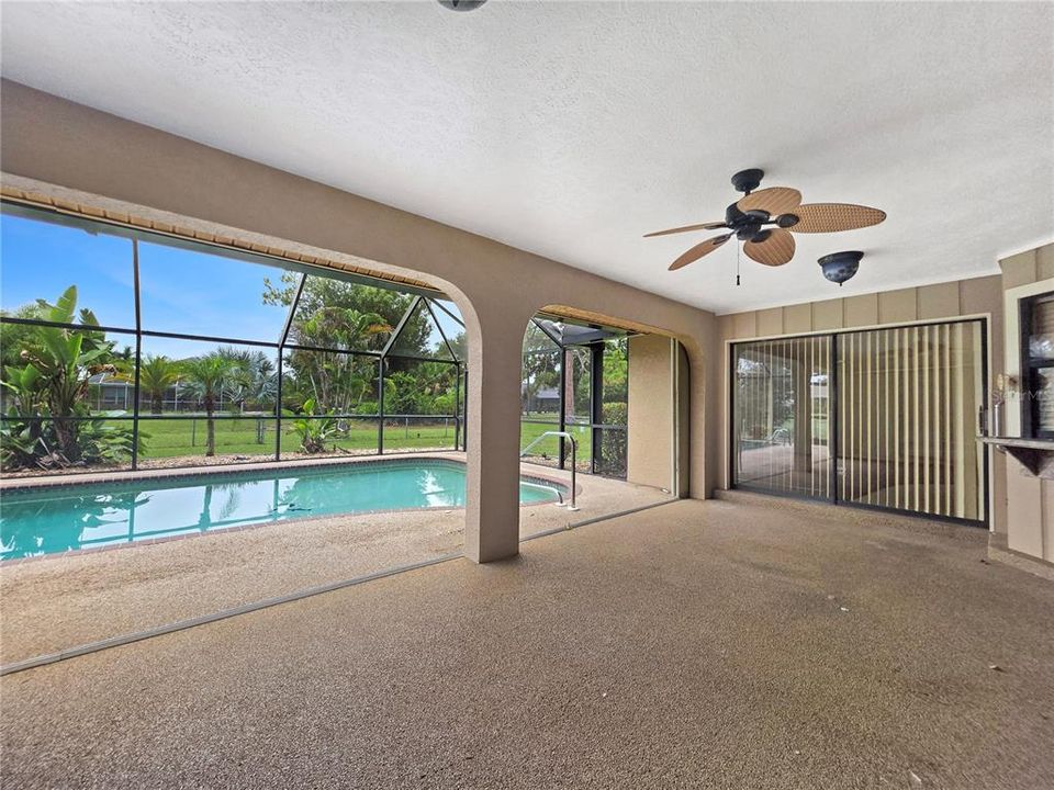 For Sale: $375,000 (3 beds, 2 baths, 2111 Square Feet)