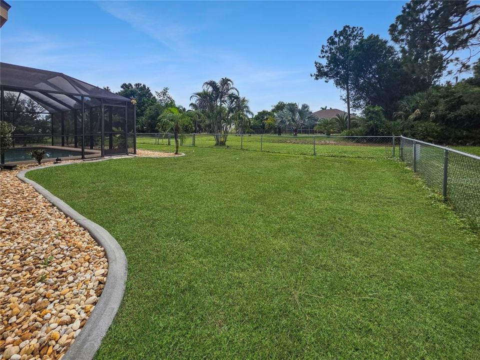For Sale: $375,000 (3 beds, 2 baths, 2111 Square Feet)