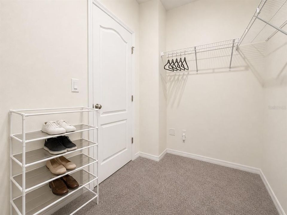 En Venta: $334,000 (4 camas, 3 baños, 2371 Pies cuadrados)
