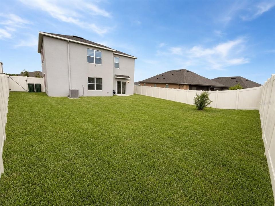 En Venta: $334,000 (4 camas, 3 baños, 2371 Pies cuadrados)