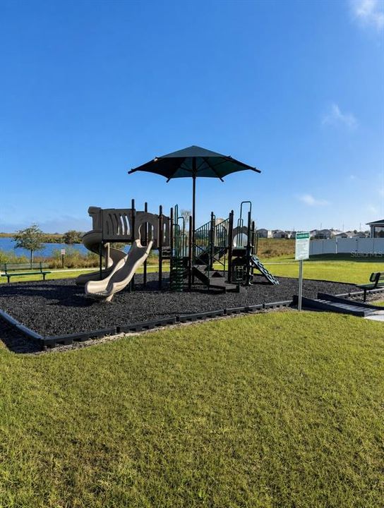 En Venta: $334,000 (4 camas, 3 baños, 2371 Pies cuadrados)