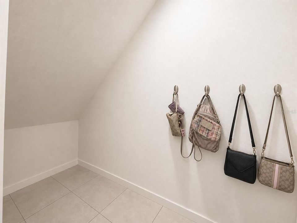 En Venta: $334,000 (4 camas, 3 baños, 2371 Pies cuadrados)