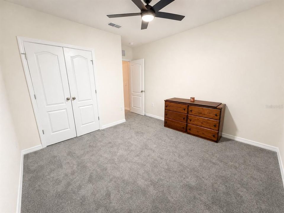 En Venta: $334,000 (4 camas, 3 baños, 2371 Pies cuadrados)