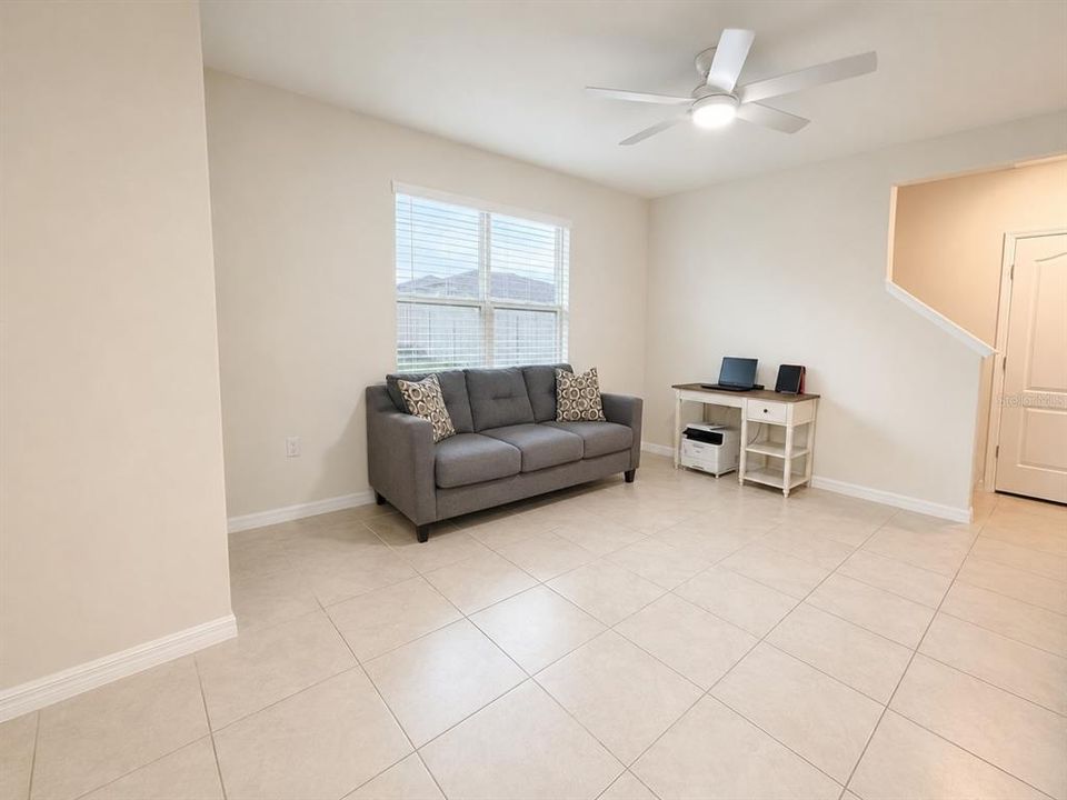 En Venta: $334,000 (4 camas, 3 baños, 2371 Pies cuadrados)