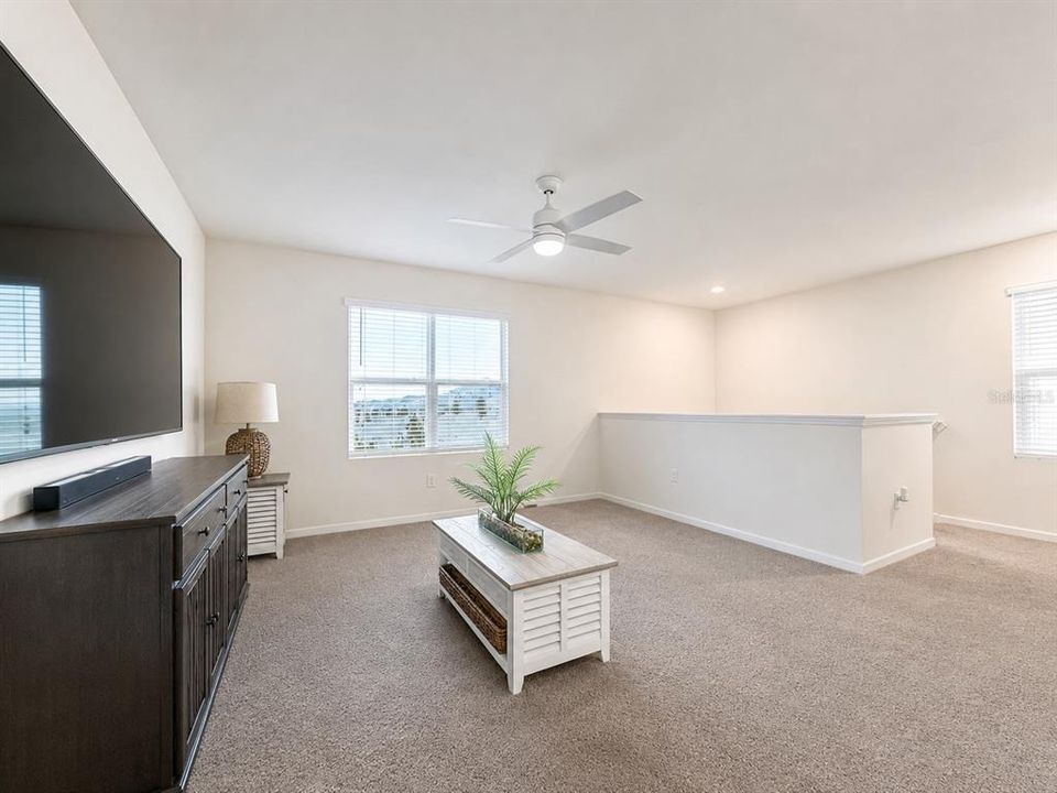 En Venta: $334,000 (4 camas, 3 baños, 2371 Pies cuadrados)
