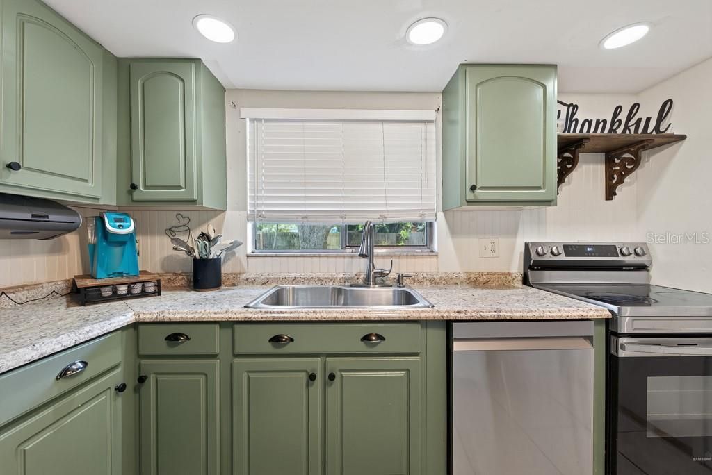 На продажу: $375,000 (3 спален, 1 ванн, 1222 Квадратных фут)