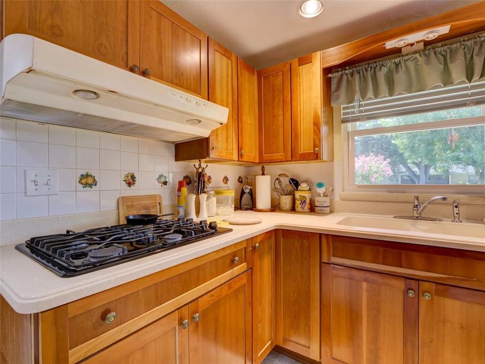En Venta: $413,000 (3 camas, 2 baños, 1954 Pies cuadrados)
